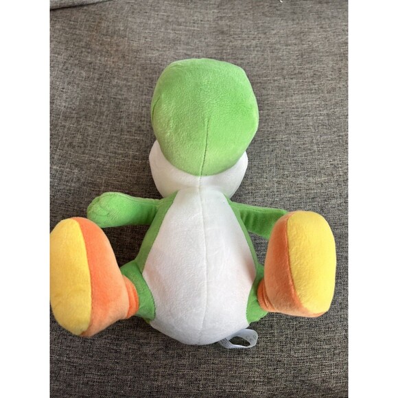 Yoshi 2010 Super Nintendo Plush - Picture 3 of 6
